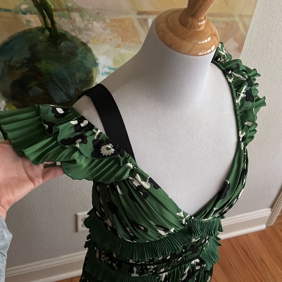 Self-Portrait Green Floral Off-Shoulder Dress, size US6/UK10, ASO Meghan Markle - Picture 10 of 16
